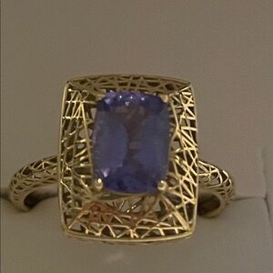 Gold and Natural Mined Tanzanite Gemstone Ring 10K